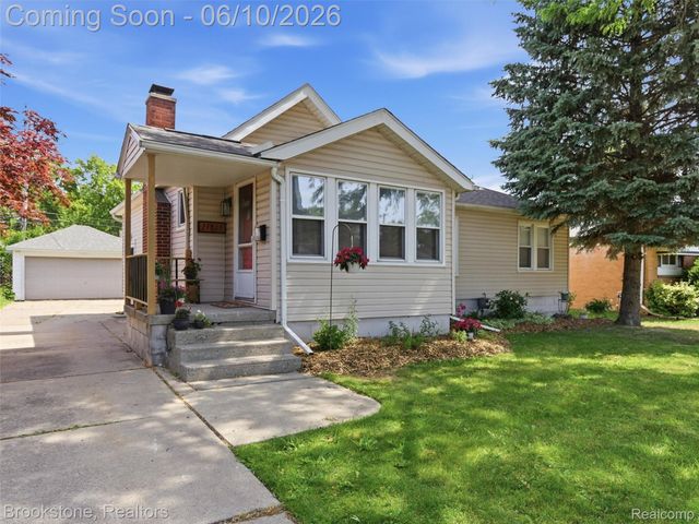 21813 Stephens Street, St. Clair Shores, MI 48080