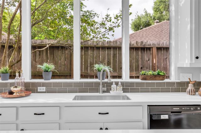 8206 Debbie Gay Drive, Houston, TX 77040