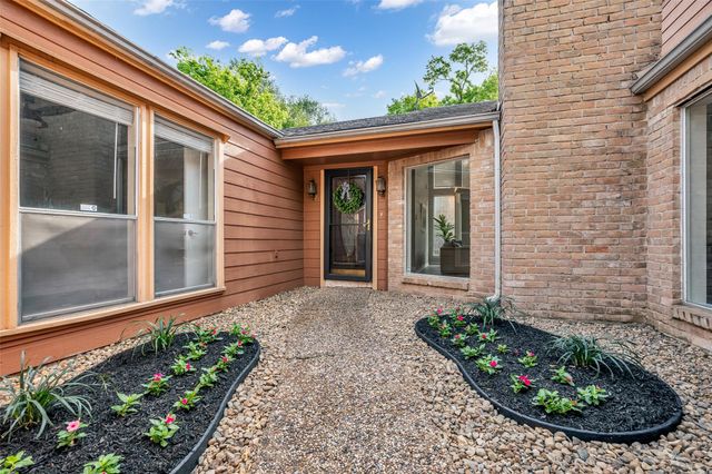 8206 Debbie Gay Drive, Houston, TX 77040