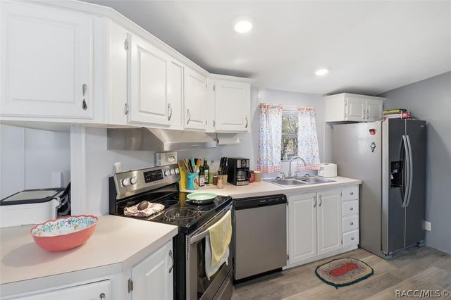 16573 SW 47th Place, Ocala, FL 34481