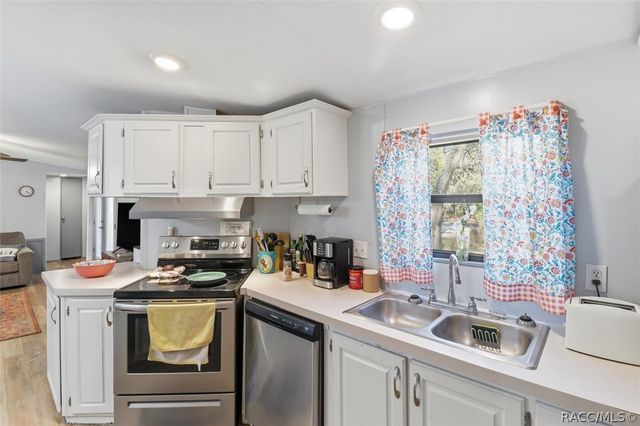 16573 SW 47th Place, Ocala, FL 34481