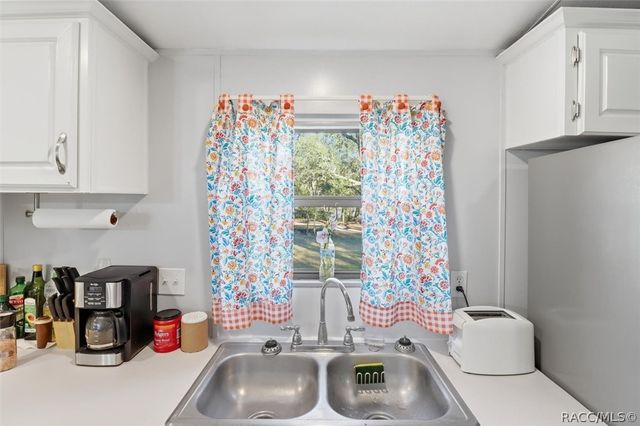 16573 SW 47th Place, Ocala, FL 34481