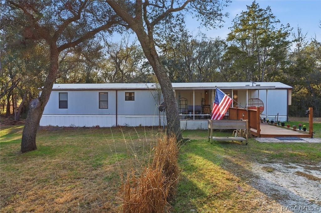 16573 SW 47th Place, Ocala, FL 34481