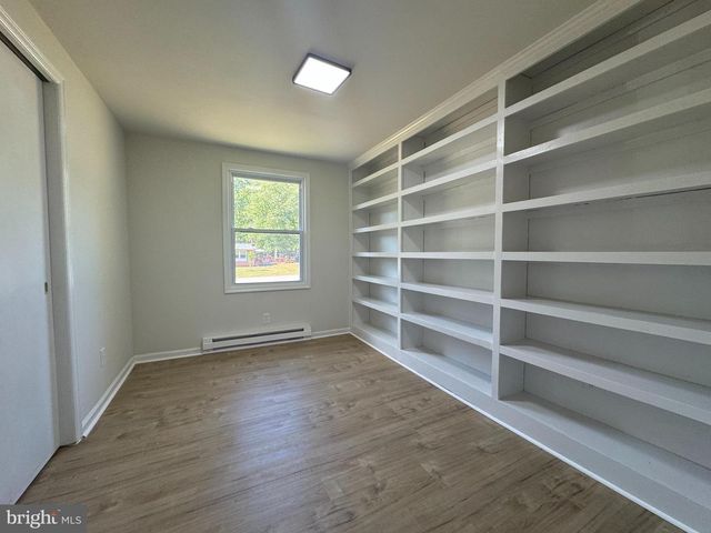 17088 ELM ST, Bowling Green, VA 22427