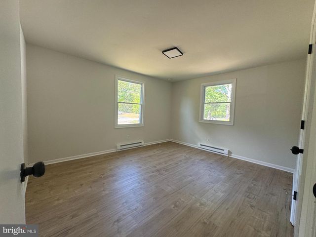 17088 ELM ST, Bowling Green, VA 22427