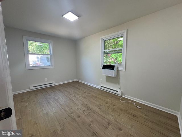 17088 ELM ST, Bowling Green, VA 22427