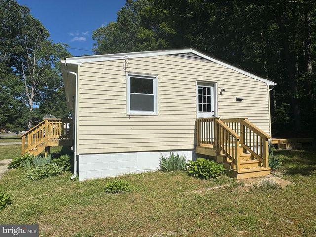 17088 ELM ST, Bowling Green, VA 22427