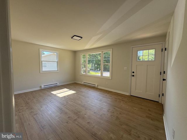 17088 ELM ST, Bowling Green, VA 22427