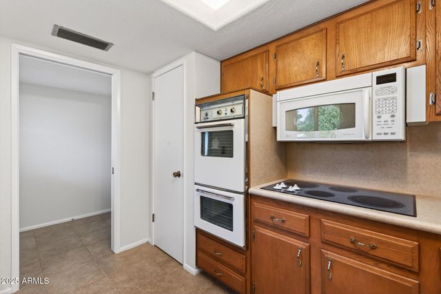 10331 W PRAIRIE HILLS Circle W, Sun City, AZ 85351