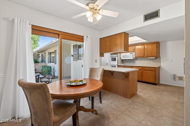 10331 W PRAIRIE HILLS Circle W, Sun City, AZ 85351