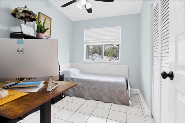 5241 NE 16th Terrace E, Pompano Beach, FL 33064