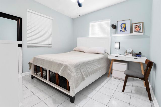 5241 NE 16th Terrace E, Pompano Beach, FL 33064