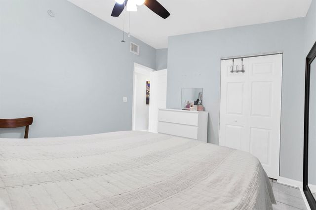 5241 NE 16th Terrace E, Pompano Beach, FL 33064