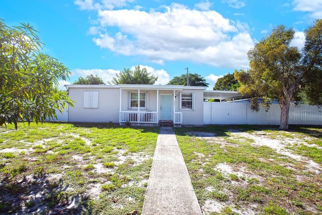 5241 NE 16th Terrace E, Pompano Beach, FL 33064