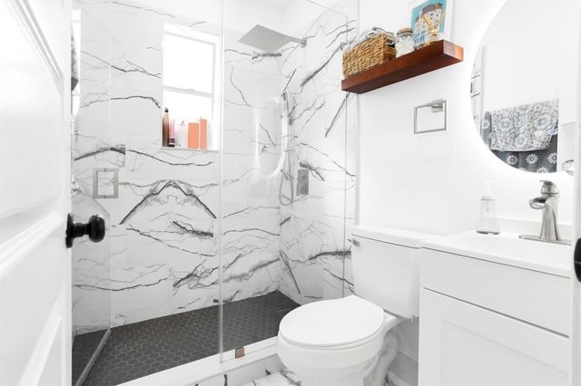 5241 NE 16th Terrace E, Pompano Beach, FL 33064