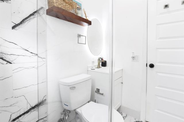 5241 NE 16th Terrace E, Pompano Beach, FL 33064