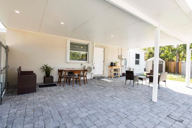 5241 NE 16th Terrace E, Pompano Beach, FL 33064