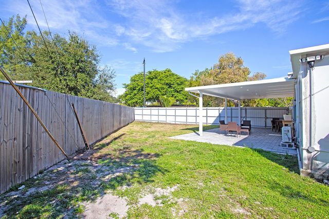 5241 NE 16th Terrace E, Pompano Beach, FL 33064