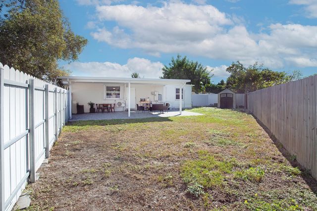 5241 NE 16th Terrace E, Pompano Beach, FL 33064