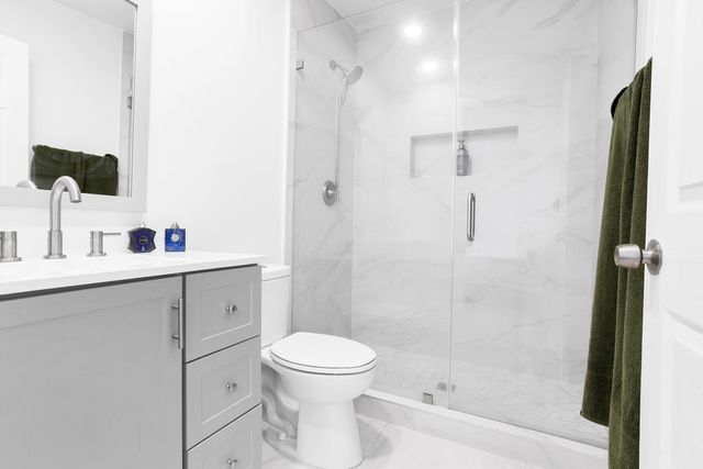 5241 NE 16th Terrace E, Pompano Beach, FL 33064