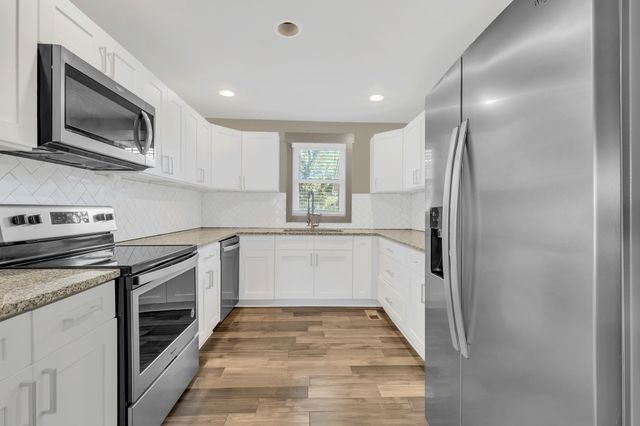 1300 Hawkins St Apt 4, Nashville, TN 37203