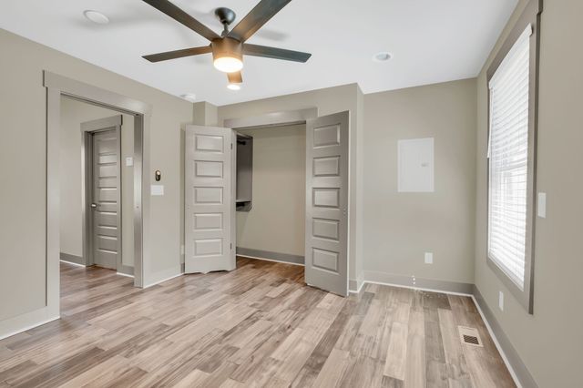 1300 Hawkins St Apt 4, Nashville, TN 37203