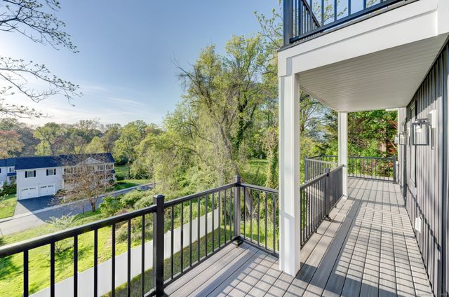 125 Ridgewood Drive, Milford, CT 06460