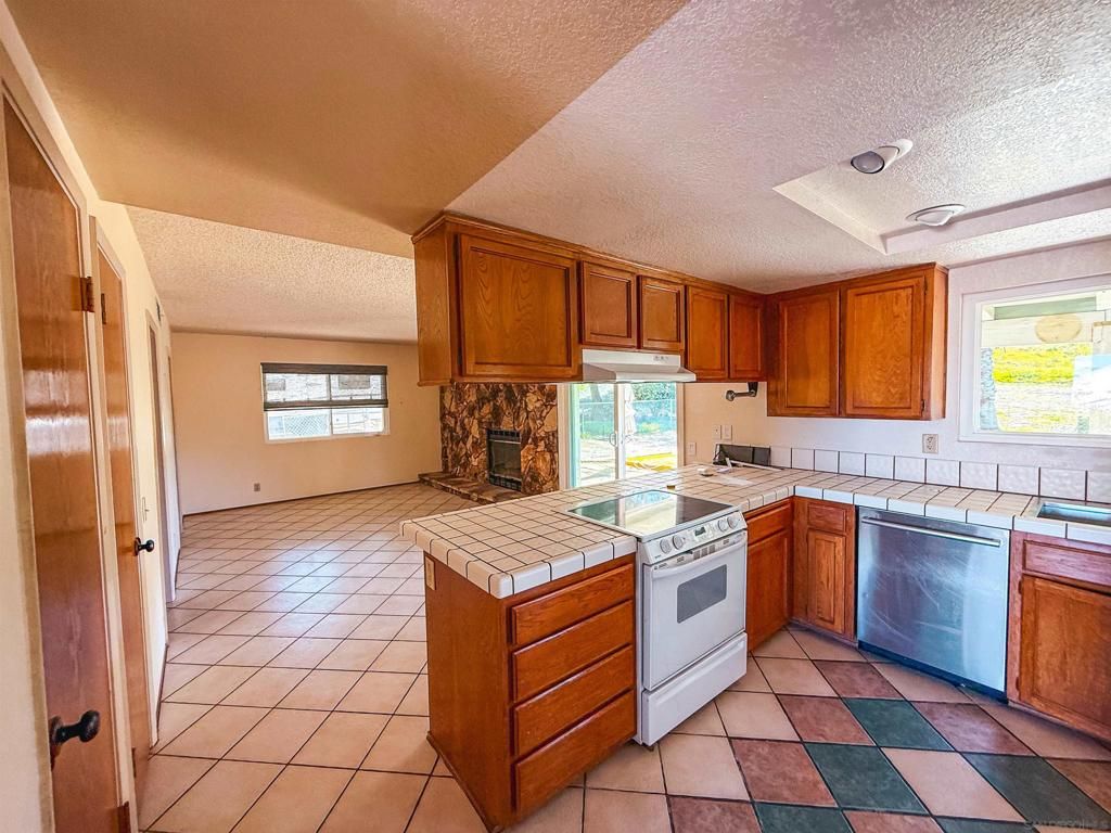 Image 17 of property listing at 17649 Rancho De Carole Rd, Ramona, CA 92065