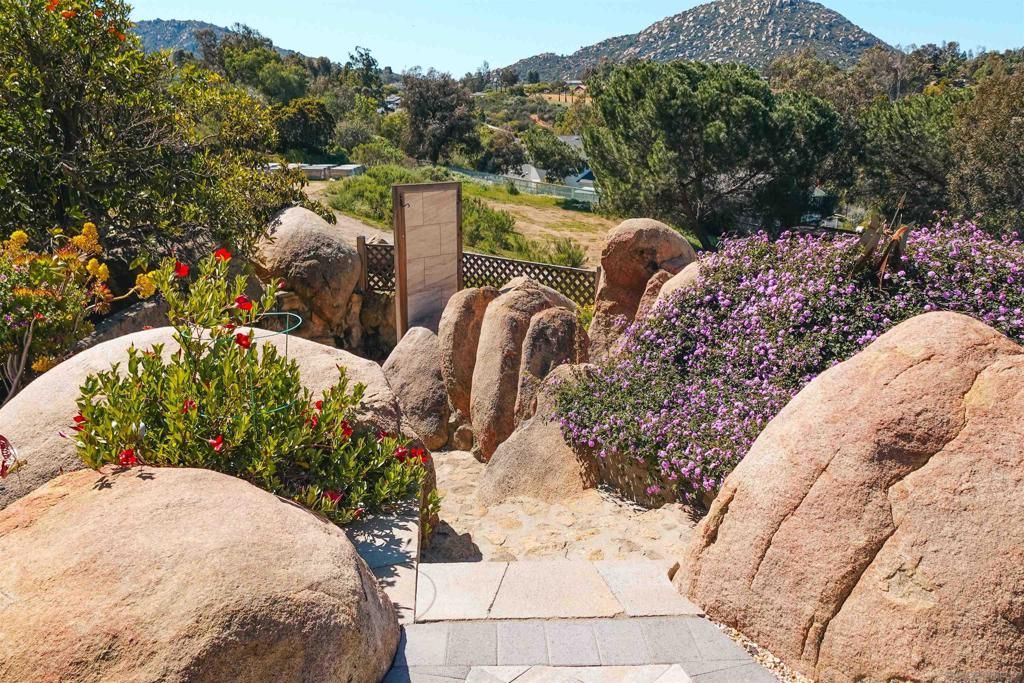 Image 2 of property listing at 17649 Rancho De Carole Rd, Ramona, CA 92065