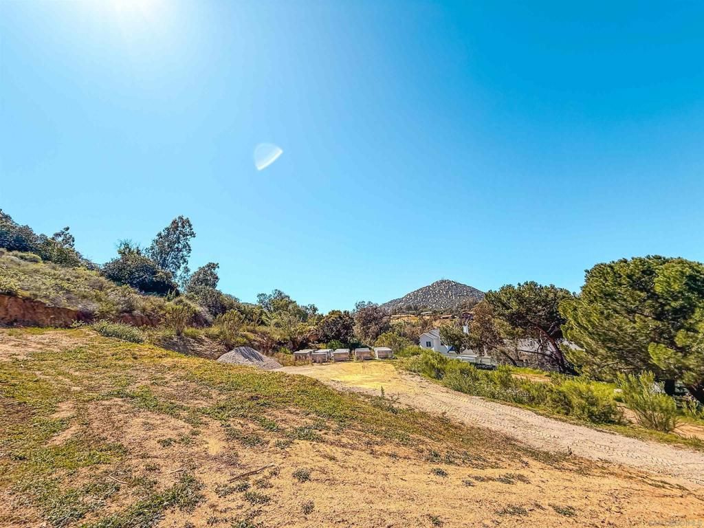 Image 21 of property listing at 17649 Rancho De Carole Rd, Ramona, CA 92065