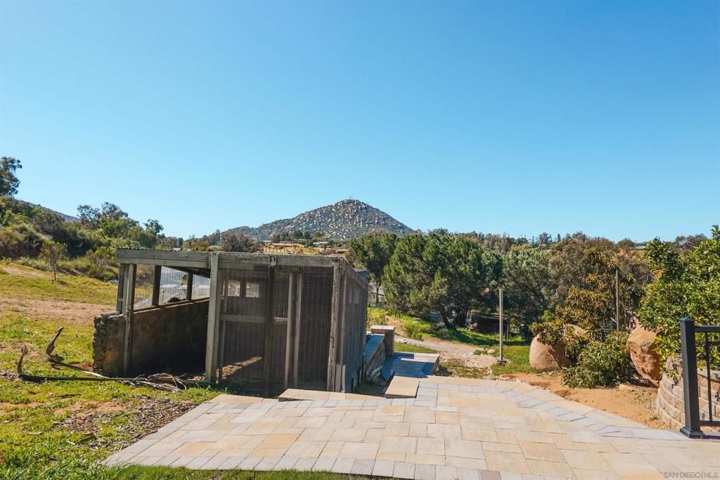Image 8 of property listing at 17649 Rancho De Carole Rd, Ramona, CA 92065