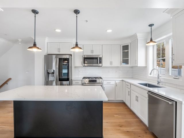 12 Hines 12, Newburyport, MA 01950