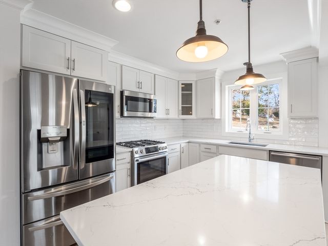 12 Hines 12, Newburyport, MA 01950