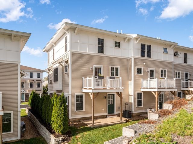 12 Hines 12, Newburyport, MA 01950