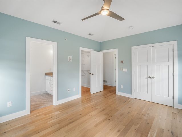 12 Hines 12, Newburyport, MA 01950