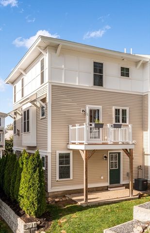 12 Hines 12, Newburyport, MA 01950