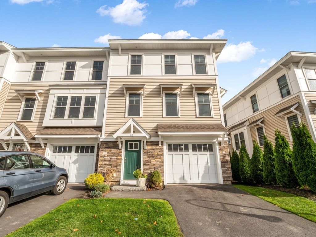 12 Hines 12, Newburyport, MA 01950