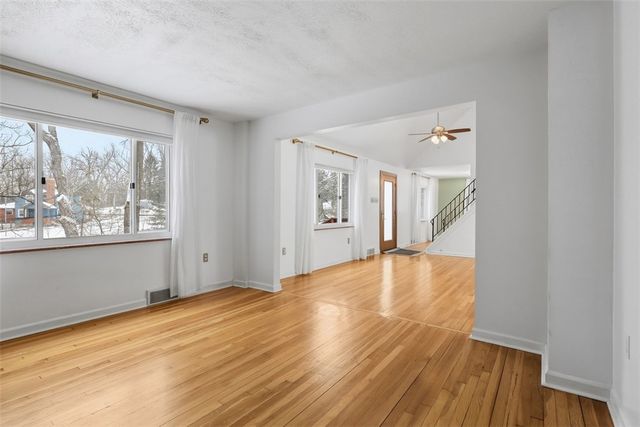 8468 Peebles Rd, Mccandless, PA 15237