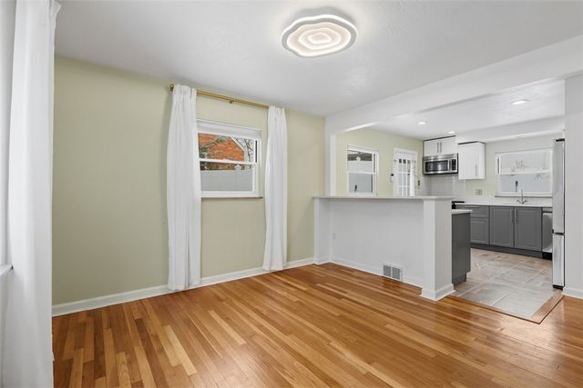 8468 Peebles Rd, Mccandless, PA 15237