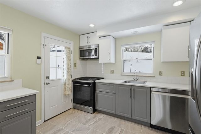 8468 Peebles Rd, Mccandless, PA 15237