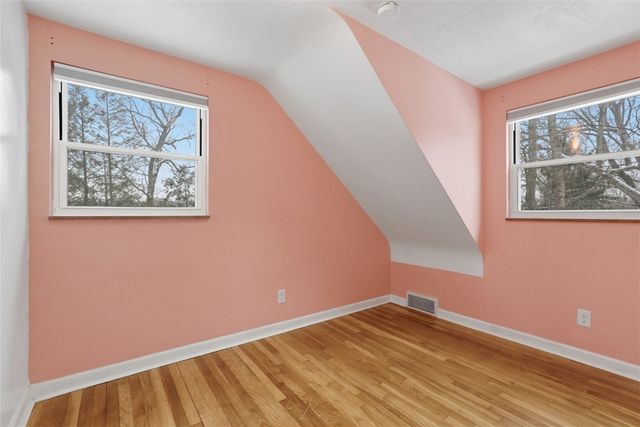 8468 Peebles Rd, Mccandless, PA 15237