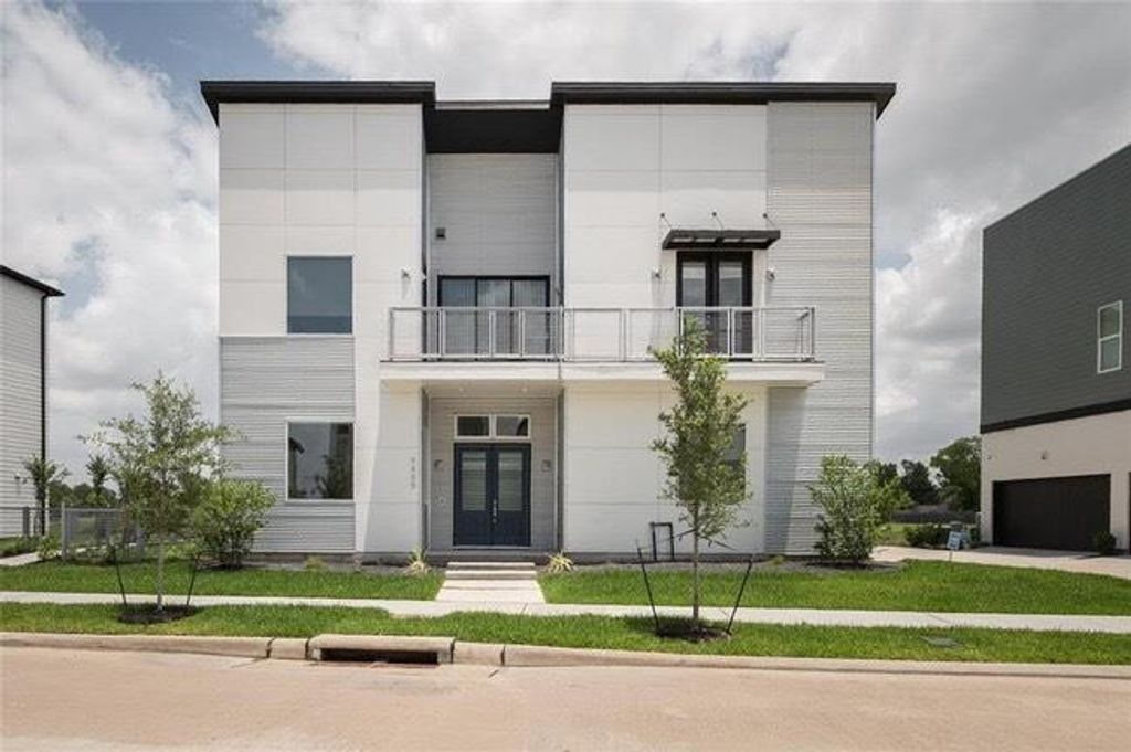 9805 Finch Falls Lane, Houston, TX 77080