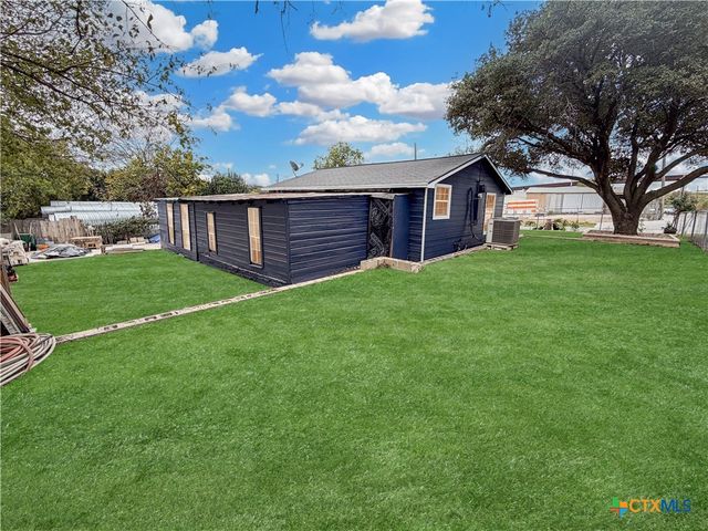 120 W Avenue J, Belton, TX 76513