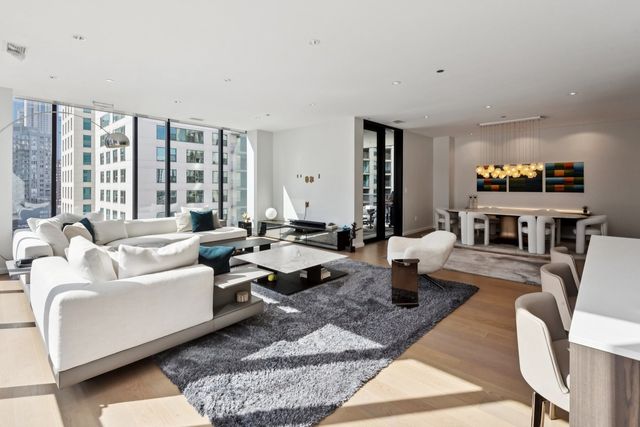 56 W HURON Street 9, Chicago, IL 60654