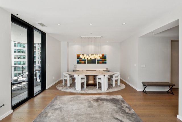 56 W HURON Street 9, Chicago, IL 60654