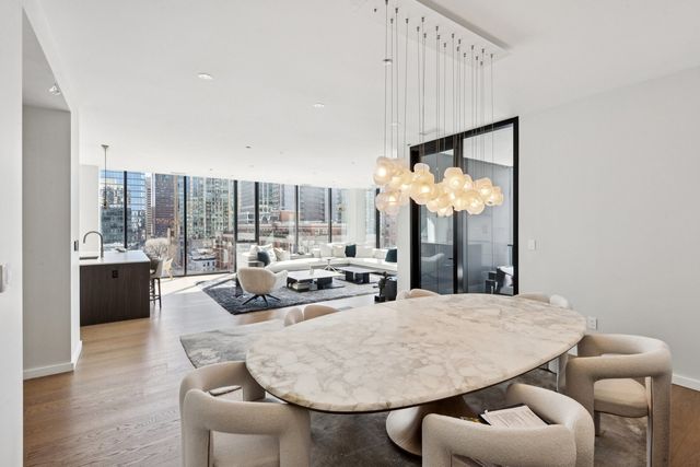 56 W HURON Street 9, Chicago, IL 60654