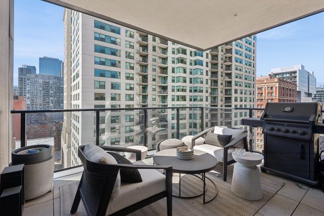 56 W HURON Street 9, Chicago, IL 60654