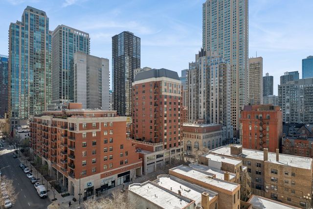 56 W HURON Street 9, Chicago, IL 60654