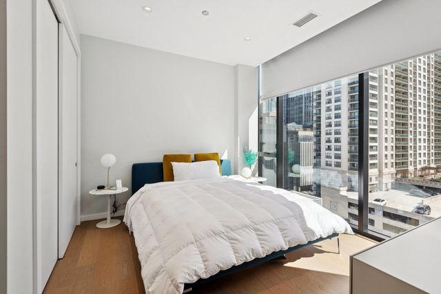 56 W HURON Street 9, Chicago, IL 60654