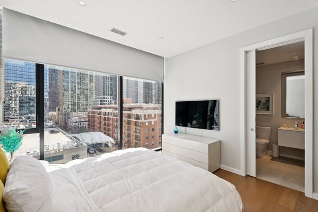 56 W HURON Street 9, Chicago, IL 60654